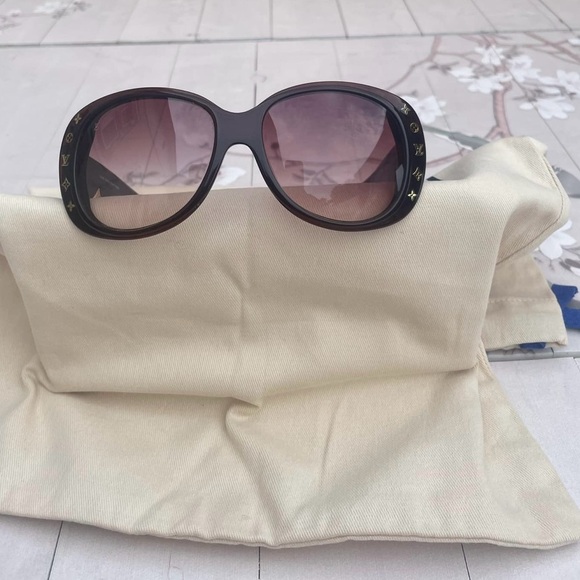Louis Vuitton round sunglasses - Picture 2 of 9